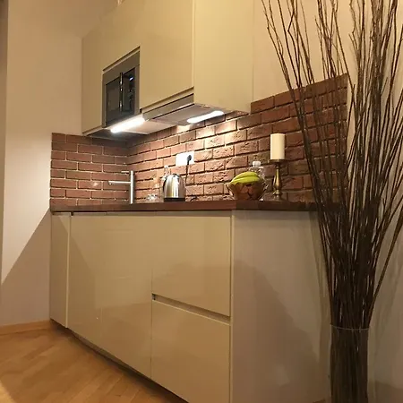 Klimentska 26 *